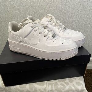 Nike Women’s Air Force 1 Sage Low - SIZE 10